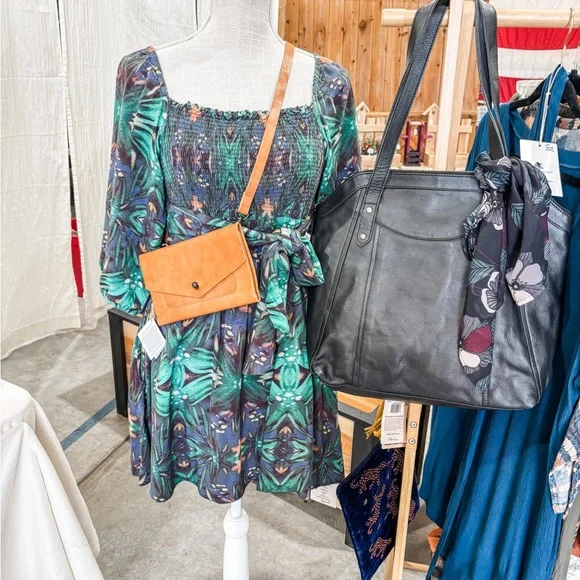 Rustic leather wallet, retired Noonday goat leather convertible wallet - Picture 2 of 5